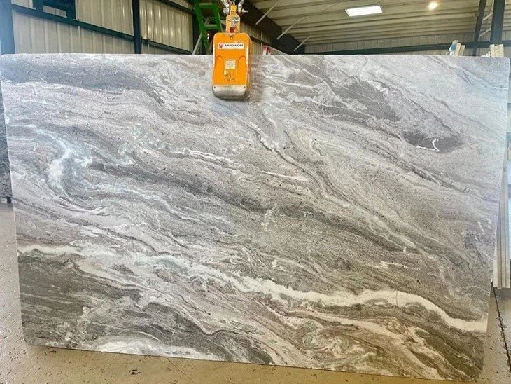 Fantasy-Brown-Granite-for-Slab-Tile-Countertop-Backsplash.webp (2)(001)