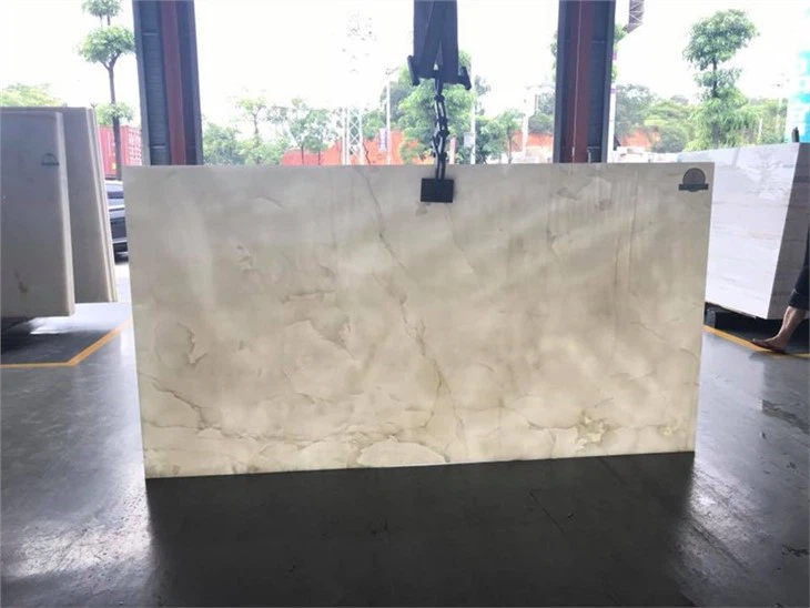 Translucent White Onyx Stone Wall
